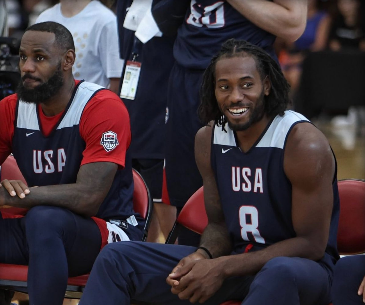 詹姆斯：小卡必须照顾好自己，他永远是我们的家人