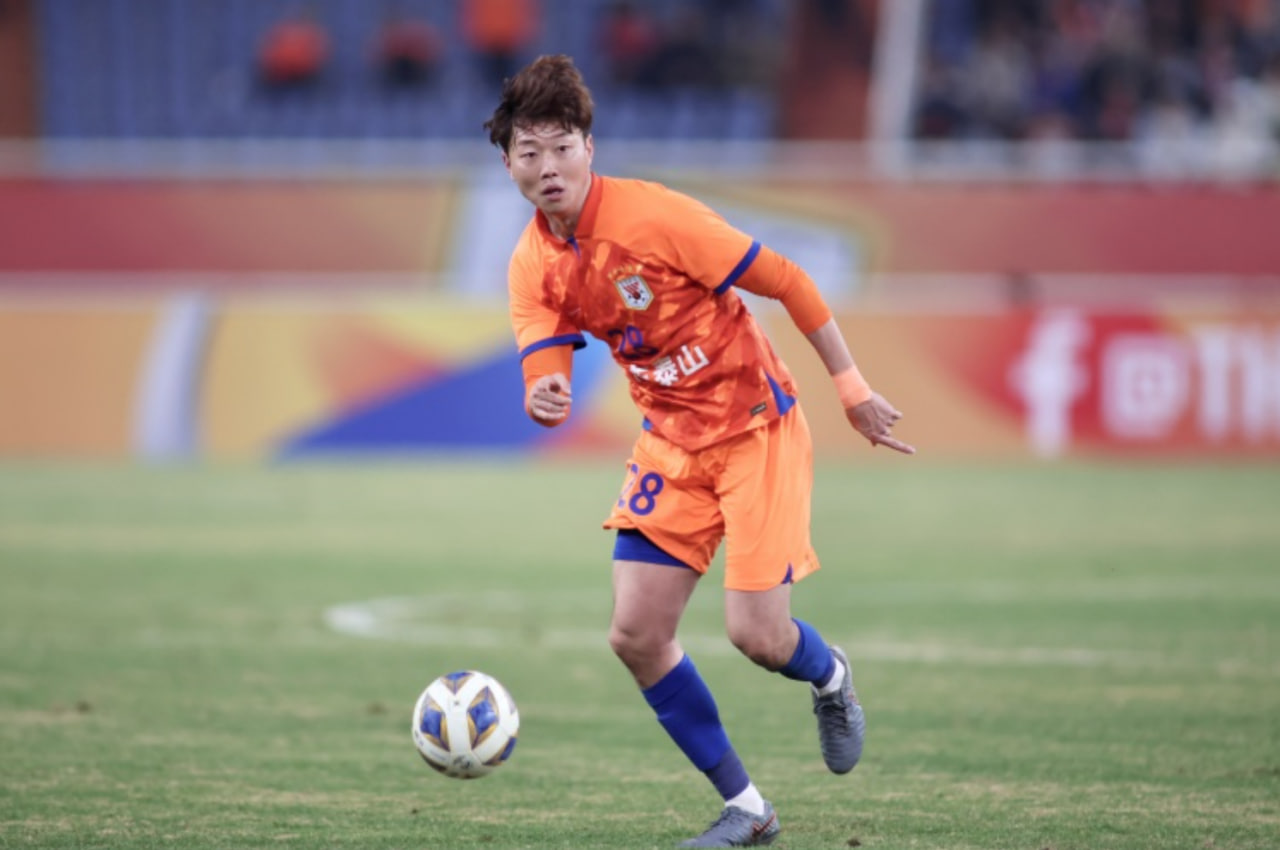 亚冠附加赛前瞻：山东泰山主力后卫高准翼停赛，球队备战面临挑战